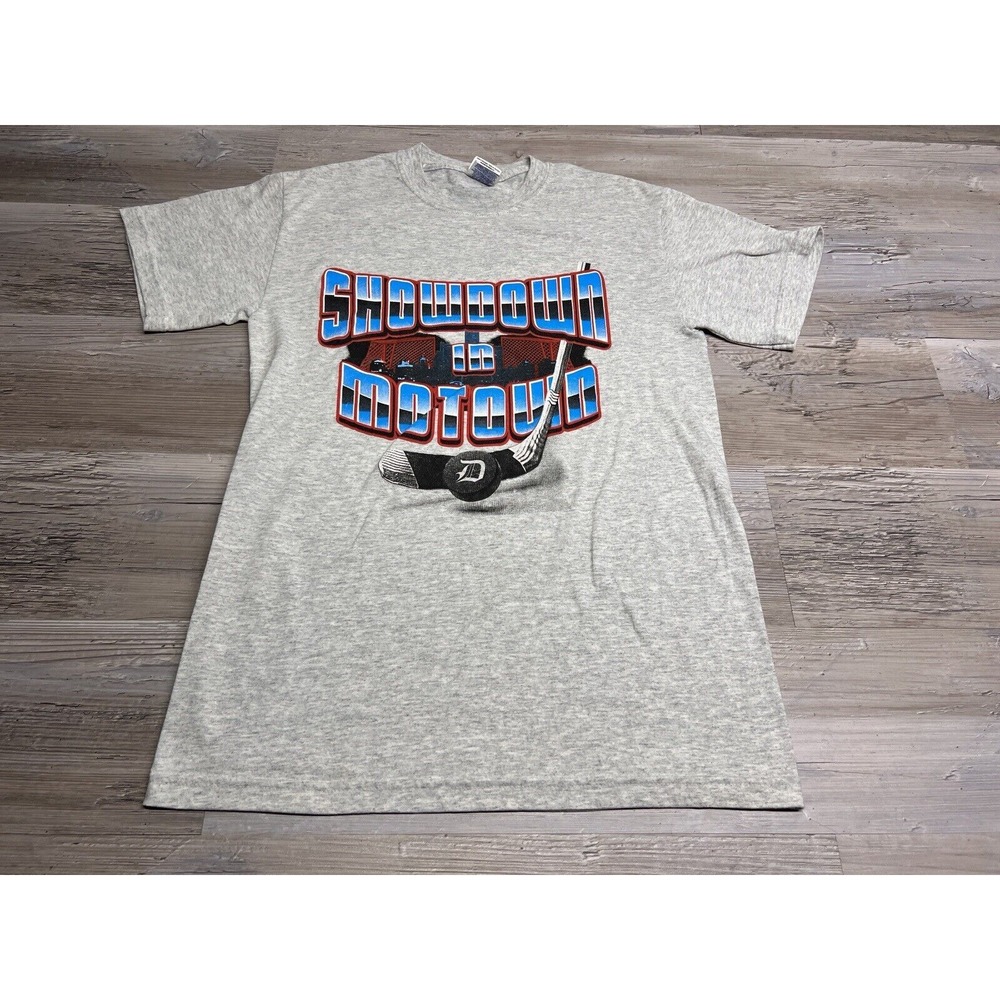 Detroit Red Wings T-Shirt Showdown in Motown Gray Mens Size S NHL Hockey Fan Tee